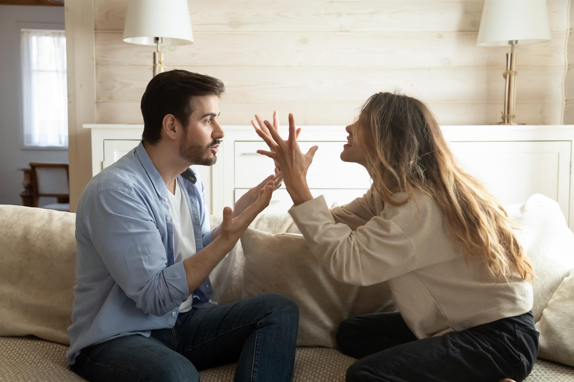 Aunque es un camino difícil, te ayudamos a salir de la dependencia emocional